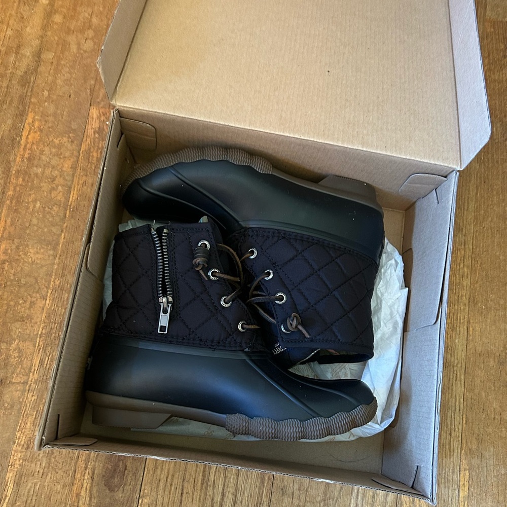 NEW Sperry boots